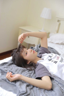 特别漂亮的媳妇和当官的朋友什么